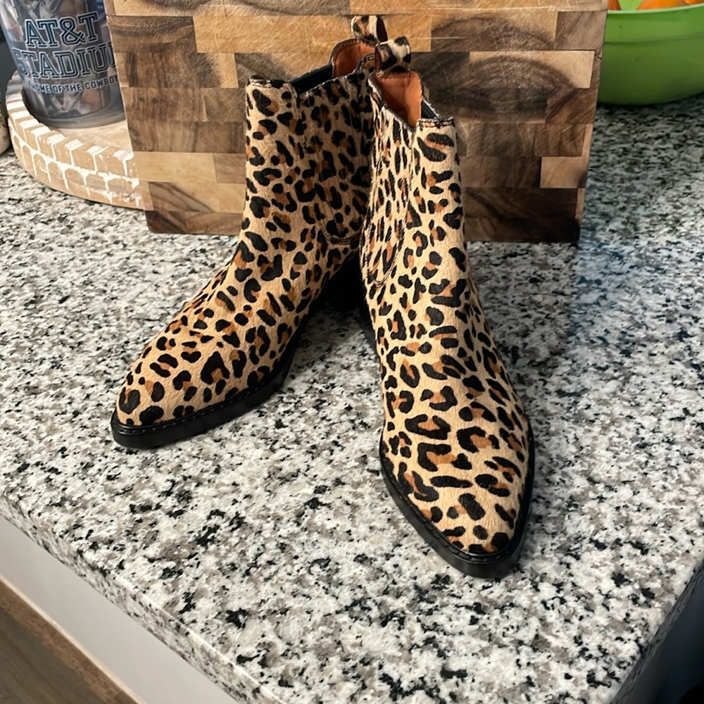 NWOT Coach Leopard Print Pointed Toe Ankle Boots - size 7